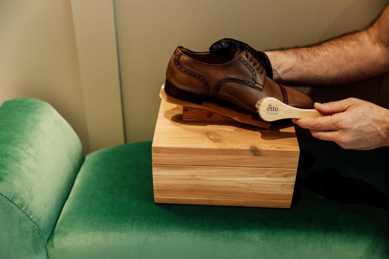 ette luxury hotel&spa Four Corners Extérieur photo Shoe shining