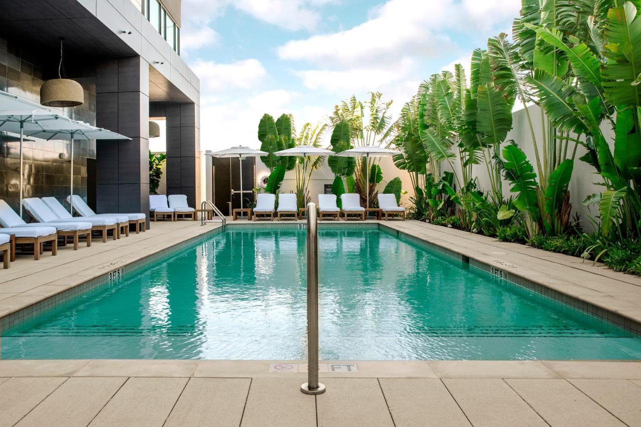 ette luxury hotel&spa Four Corners Extérieur photo The pool at the hotel